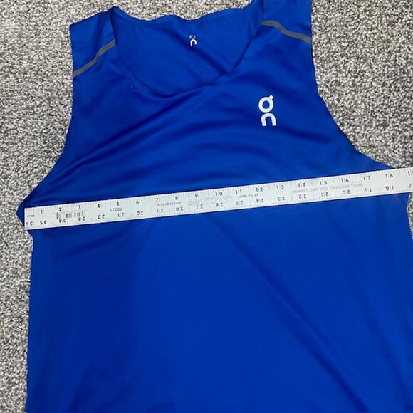 On Running Men's M Performance Tank Top Blue Reflective Lightweight Athletic - Picture 5 of 6